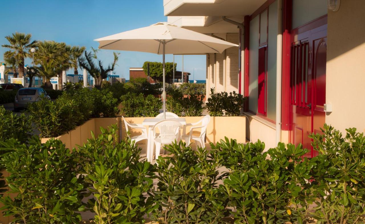 I Suoni Del Mare Apartment Porto San Giorgio Ngoại thất bức ảnh