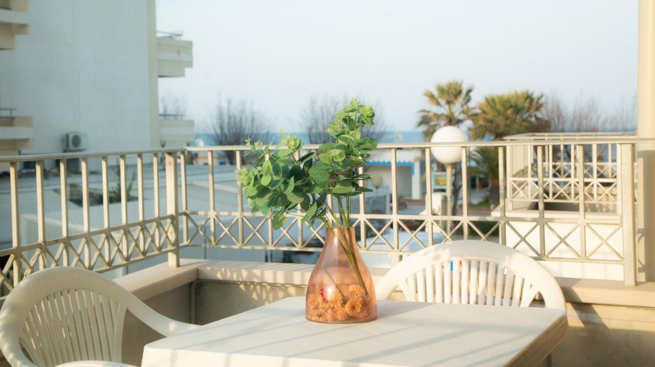 I Suoni Del Mare Apartment Porto San Giorgio Ngoại thất bức ảnh