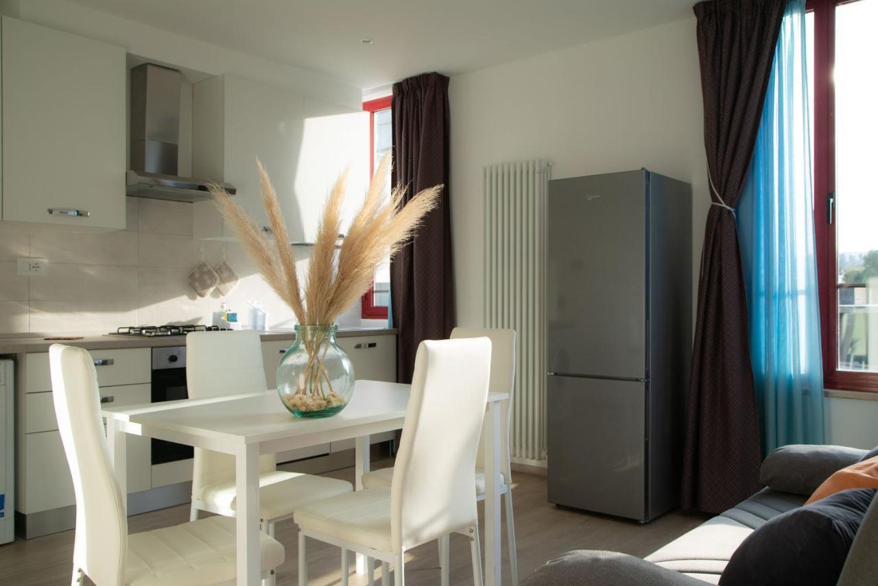 I Suoni Del Mare Apartment Porto San Giorgio Ngoại thất bức ảnh