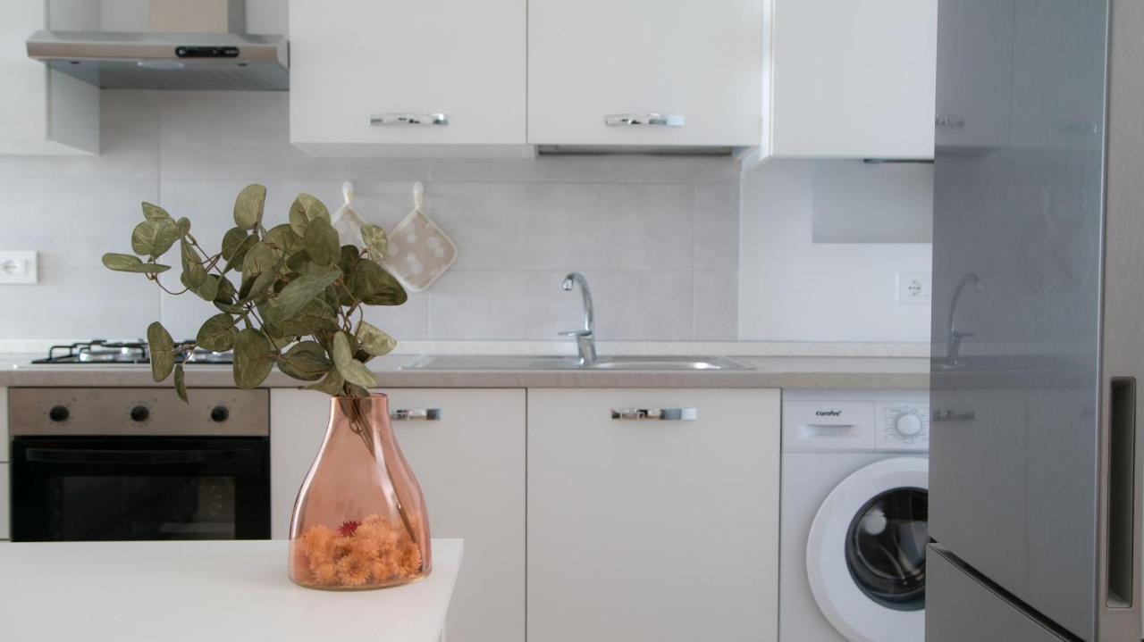 I Suoni Del Mare Apartment Porto San Giorgio Ngoại thất bức ảnh