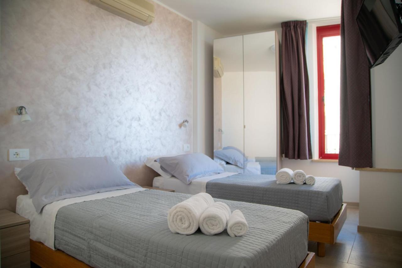 I Suoni Del Mare Apartment Porto San Giorgio Ngoại thất bức ảnh