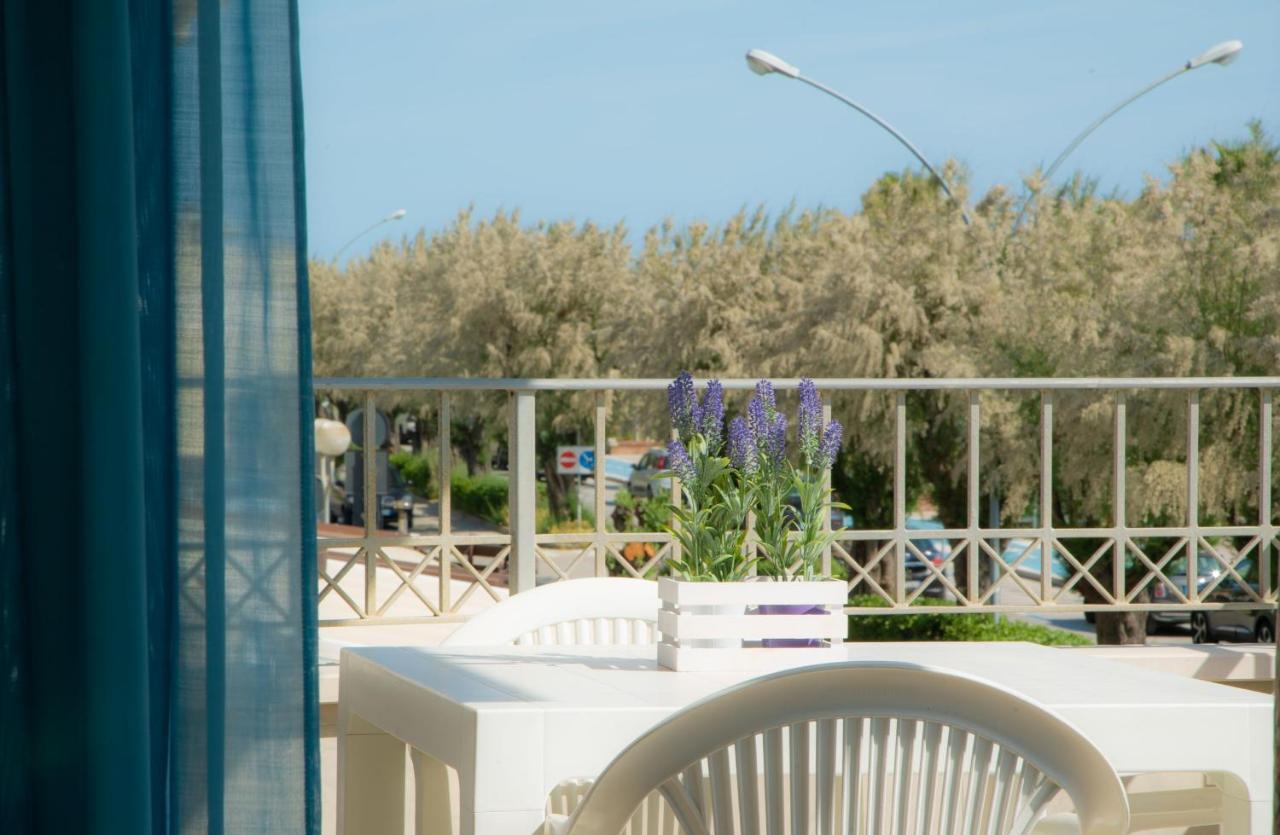 I Suoni Del Mare Apartment Porto San Giorgio Ngoại thất bức ảnh